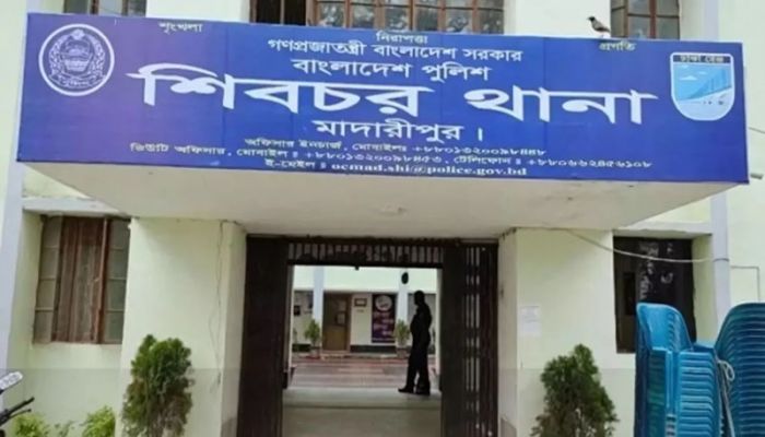 চালককে হত্যা করে ভ্যান ছিনতাই 