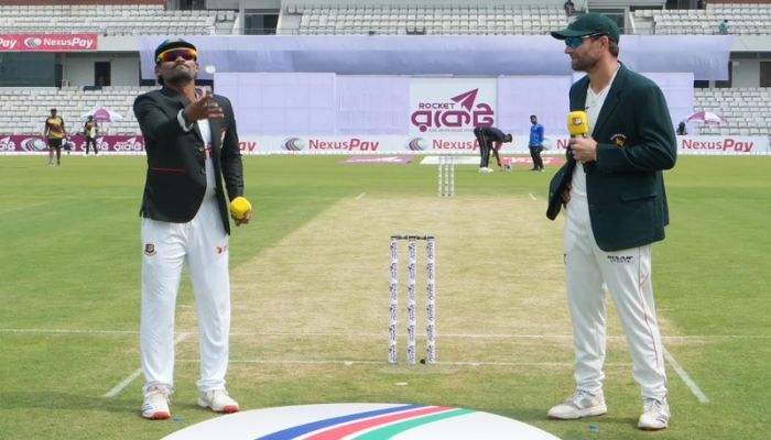 ফিল্ডিংয়ে বাংলাদেশ, তানজিম সাকিবের অভিষেক