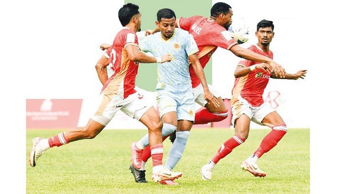অতিরিক্ত সময় ‘ভাগ’ করে খেলার অভিনব নজির!