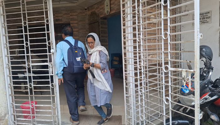নারী সাংবাদিককে বের করে দিলেন ইসলামী আন্দোলনের কর্মীরা