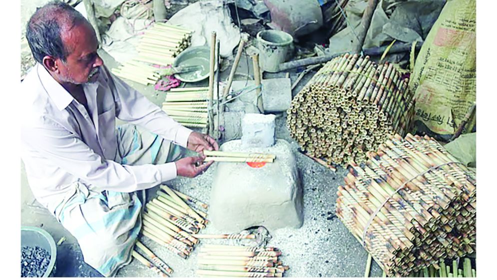 ‘তোমাদের দেশে নাকি সব মানুষই বাঁশি শেখে’