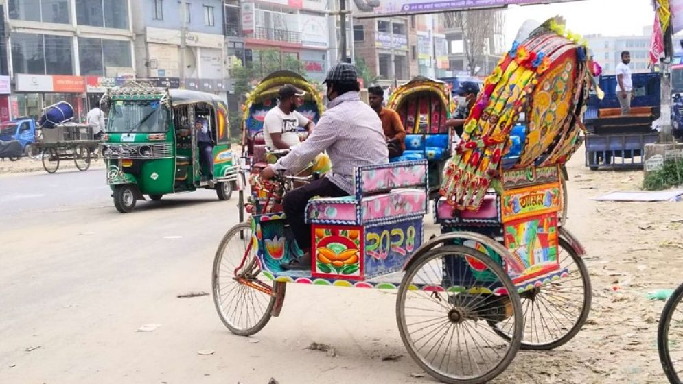 ব্যাটারির রিকশা: বিতর্কের আড়ালে বড় প্রশ্ন
