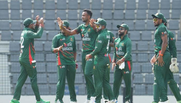 বোলিং দাপটে সহজ লক্ষ্য পেল বাংলাদেশ ‘এ’ দল