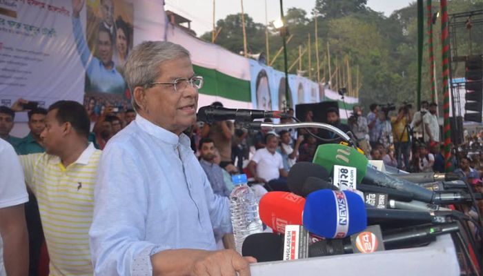 ষড়যন্ত্র রুখে দাঁড়াও, অধিকার ছিনিয়ে আনো: নেতা-কর্মীদের ফখরুল