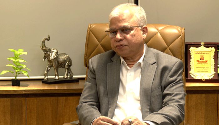 এক বছরের মধ্যে আর্থিক সংকট কাটানোর আশায় বাফুফে