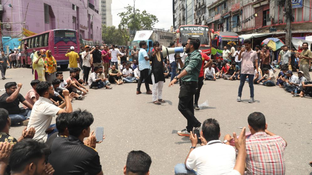 গুলিস্তান মোড় আবারও অবরোধ ইশরাক সমর্থকদের