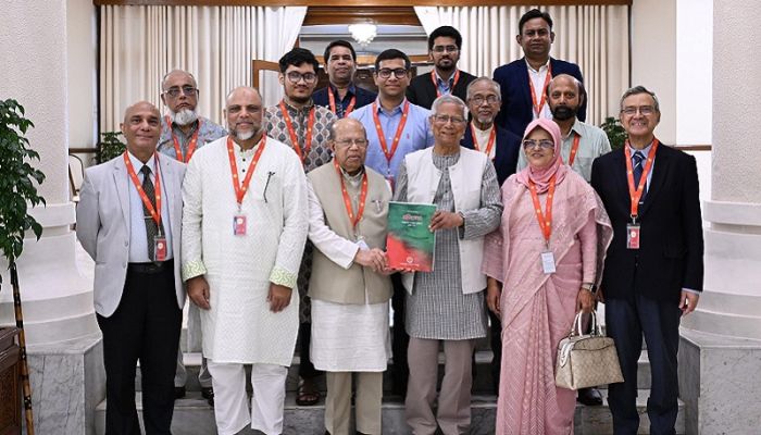 স্বাস্থ্যসেবাকে ‘বাধ্যতামূলক অধিকার’ করার সুপারিশ