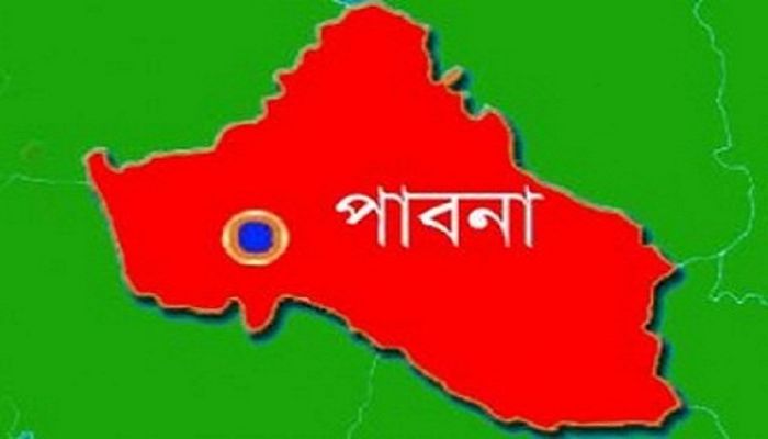 পাবনায় বিএনপি নেতার বাড়িতে হামলা, গুলি