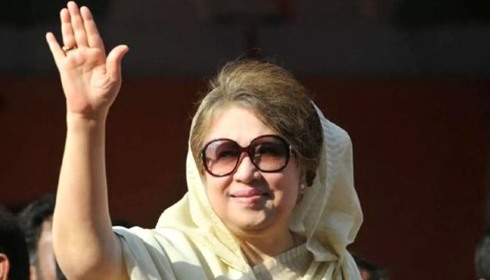 চার মাস পর দেশে ফিরলেন খালেদা জিয়া