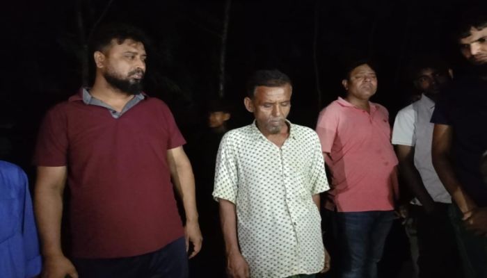 সিরাজগঞ্জে শিশুকে বলাৎকারের অভিযোগে কাঠমিস্ত্রি গ্রেপ্তার