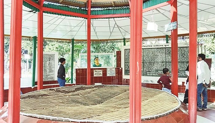 মাথিনের কূপ: এক নিঃশব্দ প্রেমগাথা