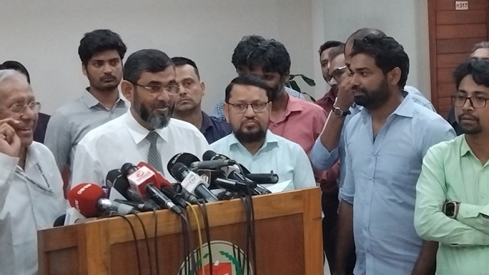 নির্বাচনি প্রচারে পোস্টার ব্যবহার করা যাবে না