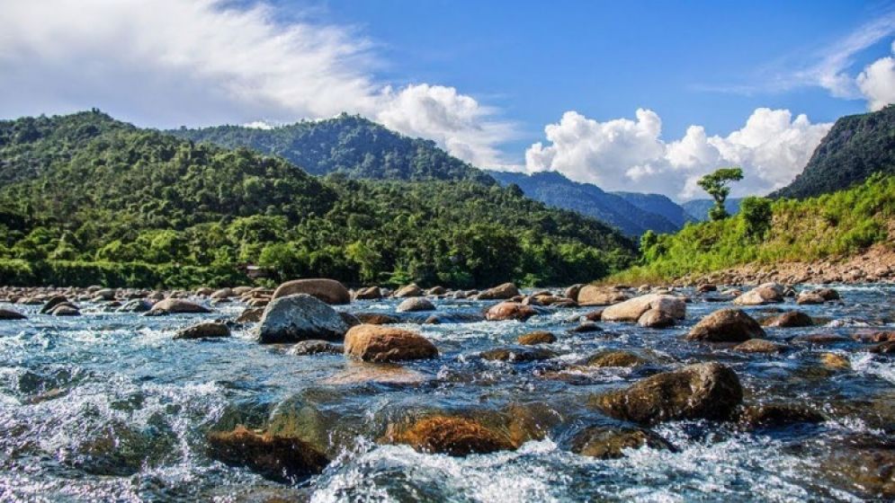 সিলেট সীমান্তে হেঁটে হেঁটে চার দিন