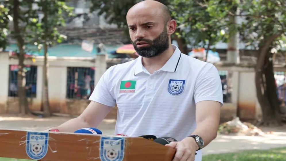 কাঠগড়ায় কাবরেরা