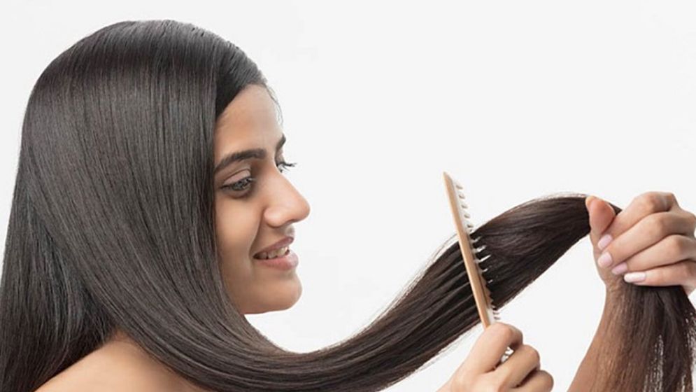 বর্ষায় চুল যখন বিপদে
