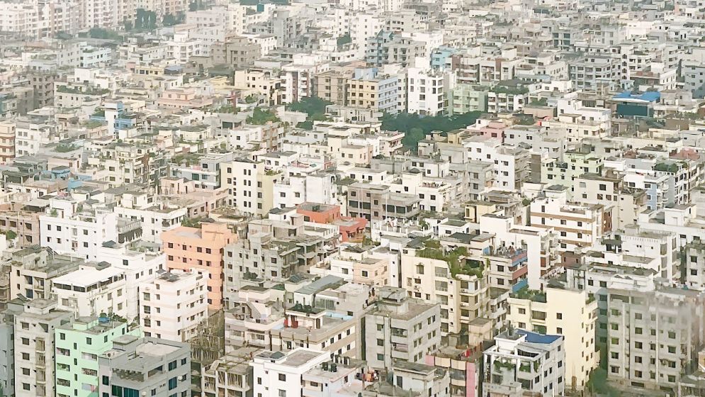 দূষণে ধূসর ঢাকা