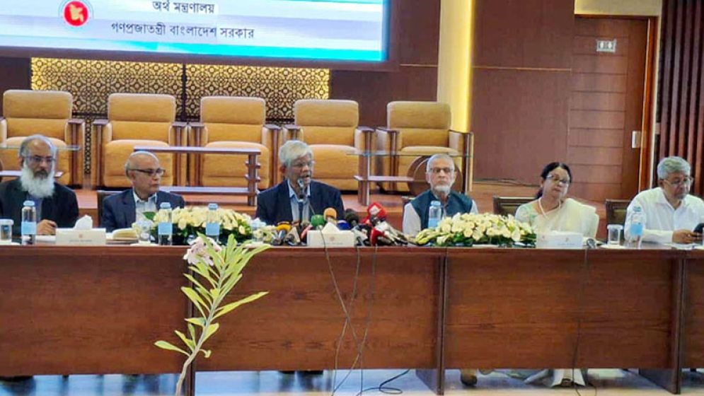 পৃথিবীর কোথাও ব্যাংকের টাকা এভাবে লুট হয়নি: অর্থ উপদেষ্টা