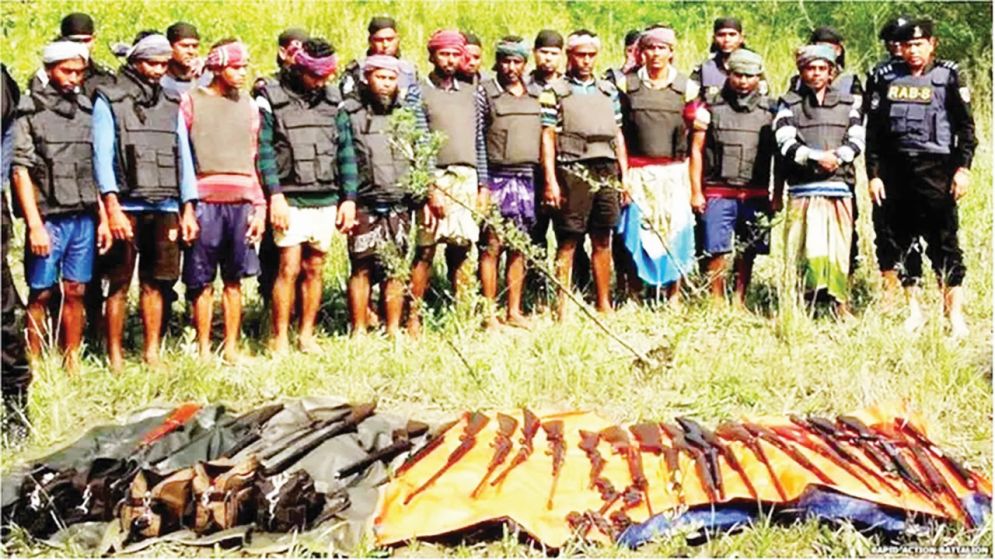 বনদস্যু আতঙ্ক : পেশা ছাড়ছেন বনজীবীরা