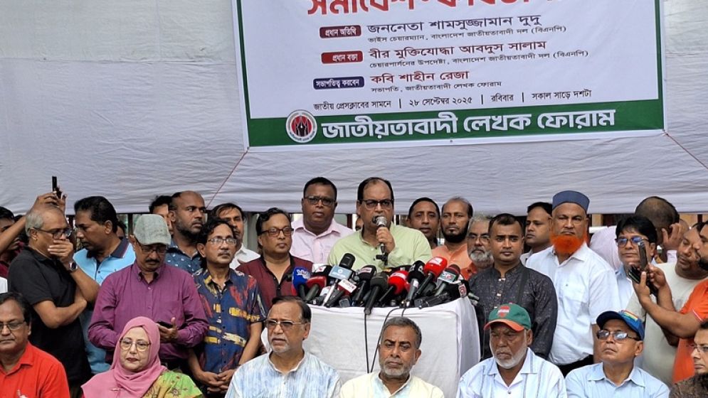 নির্বাচন পেছানোর চেষ্টাকারীরা বোকার স্বর্গে বাস করছে: শামসুজ্জামান দুদু