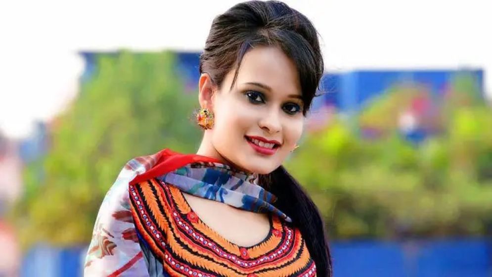 নোয়াখালীর আঞ্চলিক গানে পুতুল