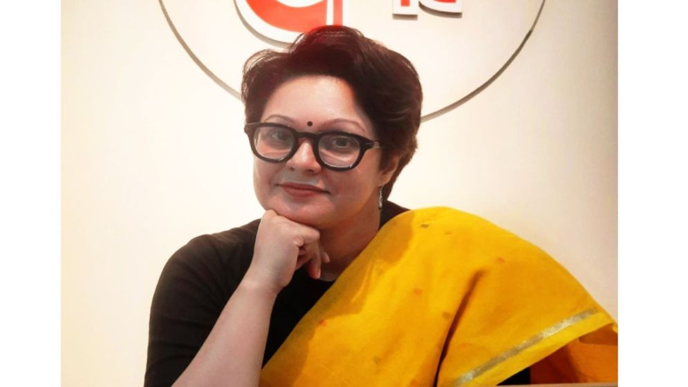 বৃষ্টি পড়ে, শিশু খেলে