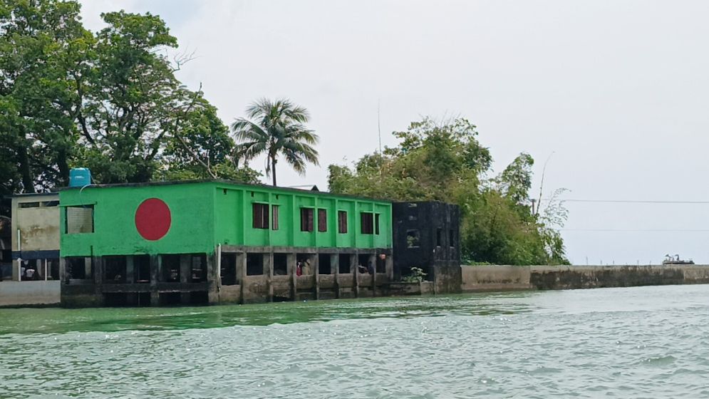 শিক্ষার শুরুতেই ঝড়ে পরার তালিকায় হাওরপারের শিশুরা