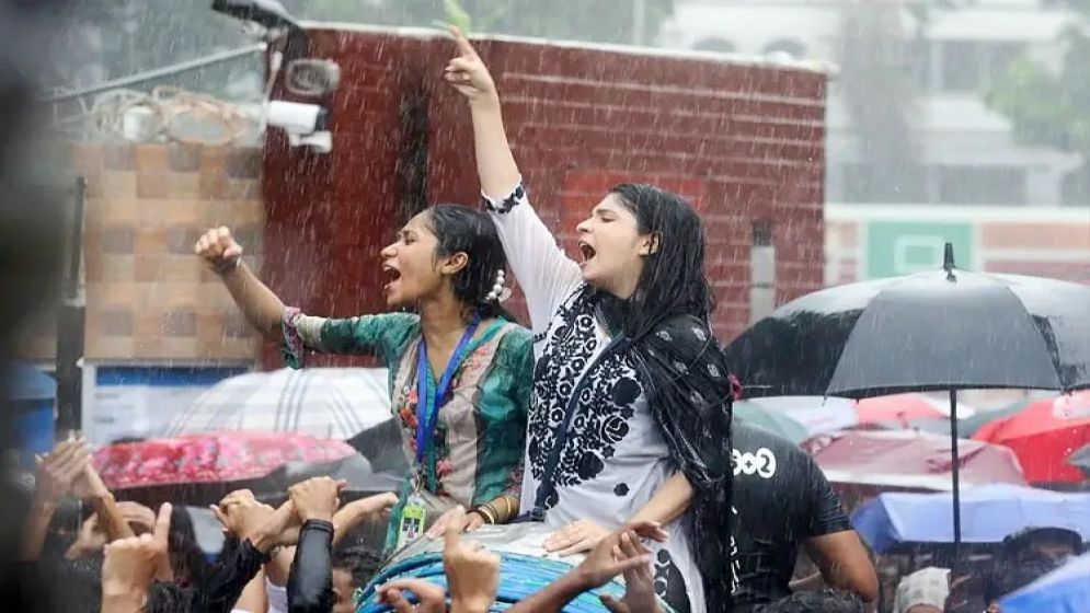 ডিজিটাল যুগে তরুণীদের রাজনীতি