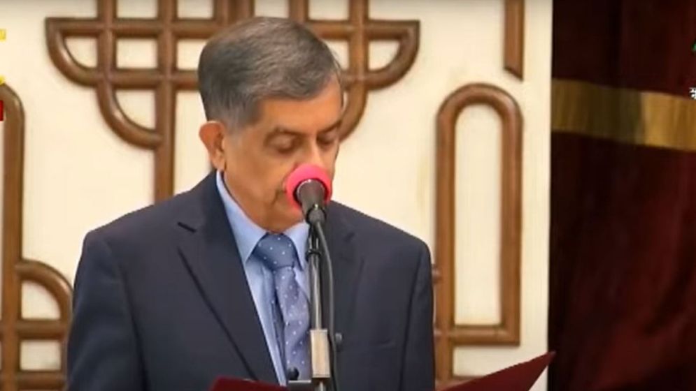 আন্দোলনরত শিক্ষকদের ক্লাসে ফেরার আহ্বান শিক্ষা উপদেষ্টার