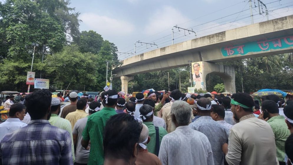 ভাতা এক শতাংশ কমালেও মানবেন না শিক্ষকরা