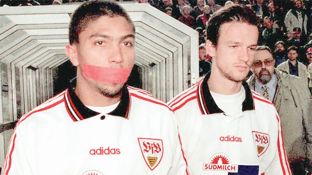 লাল কার্ড না দেখতে মুখে লাল টেপ