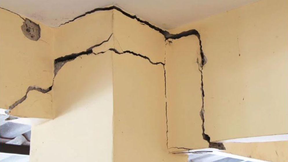 ভূমিকম্পে ফাটল ধরা ভবনগুলোর ঝুঁকি কতটা গুরুতর