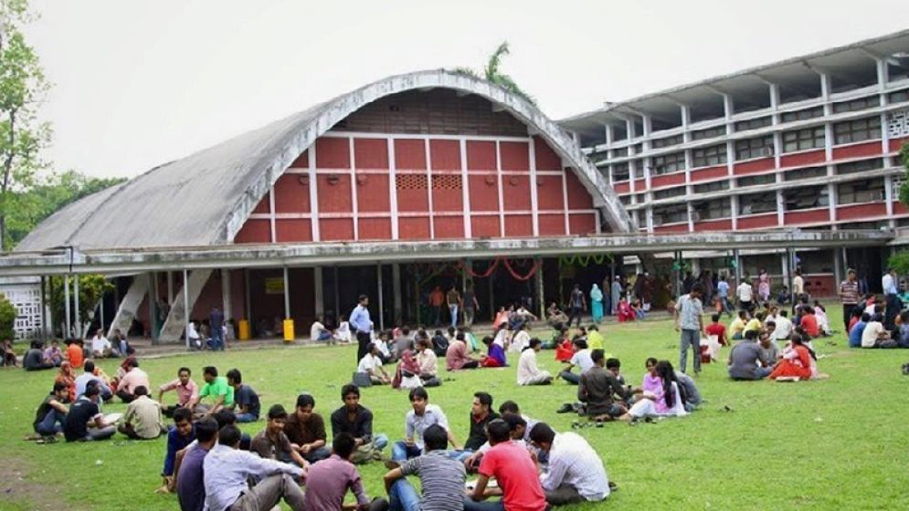 ভাষাভিত্তিক বিভাগে পড়ে ভবিষ্যৎ নিয়ে হতাশ শিক্ষার্থীরা